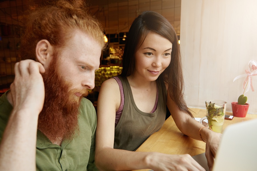 How to blend humor into your AI girlfriend’s personality for better interaction